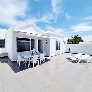 Luxury Coral Beach First Line Of The Sea Apartment Playa Honda (Lanzarote)